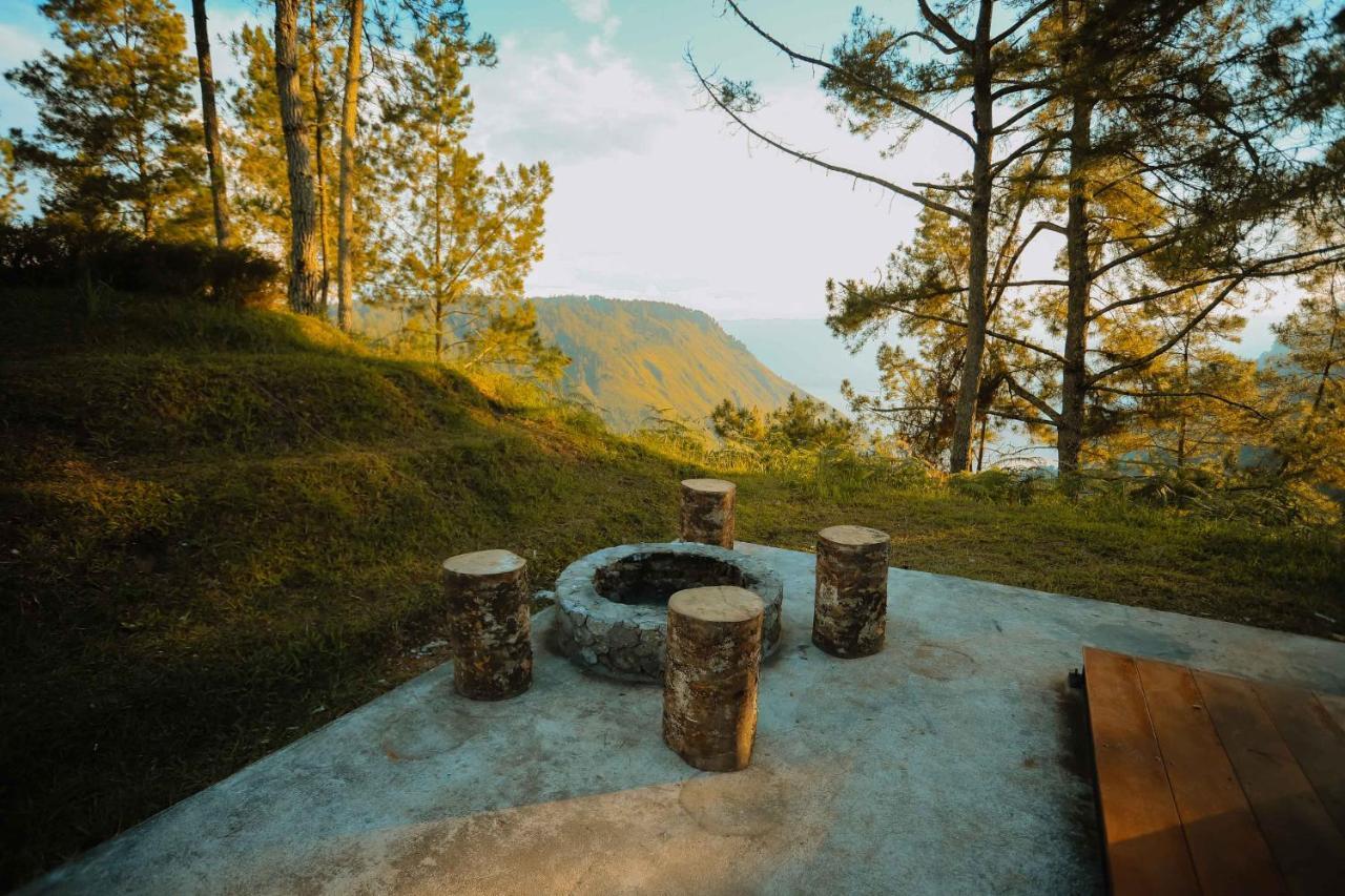 Bobocabin Kaldera, Toba Parmonangan Exterior foto